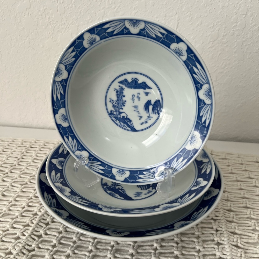 Antique Chinese Jingdezhen Blue & White Porcelain Footed Bowls Set of 3